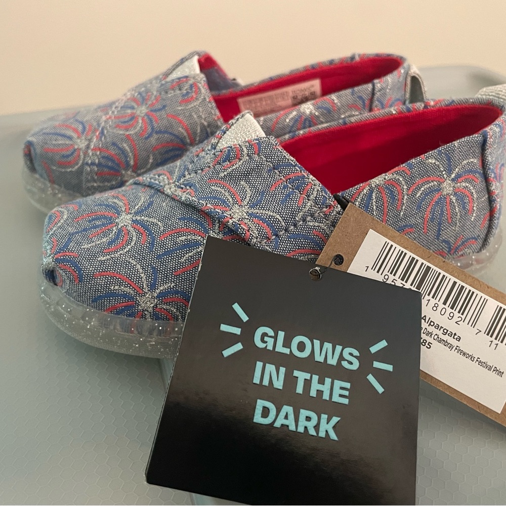 Never Warn Toddler Toms. Glow in the dark and firework pattern